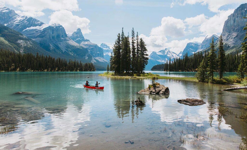 Best Lakes to Kayak in Jasper National Park